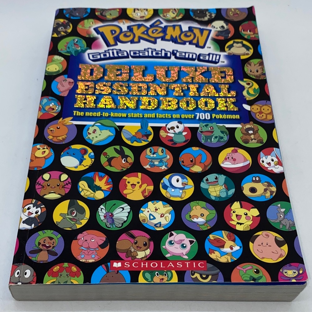 Pokémon Deluxe Essential Handbook : The Stats and Facts on over 700 Pokémon